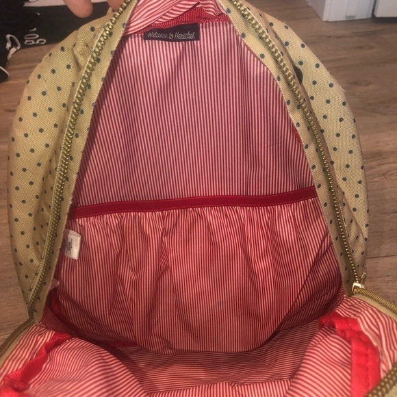 HERSCHEL Supply Co Beige Tan & Navy Blue Polka Dot Back Pack GUC - Picture 5 of 10